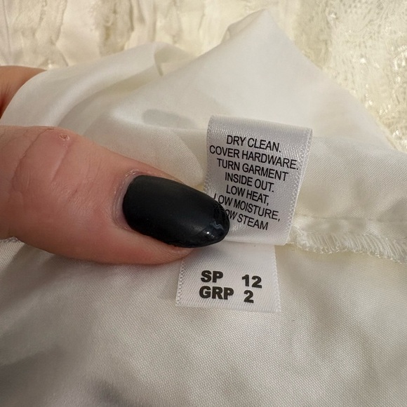 🌟 ST. JOHN COUTURE Blouse- Size 12 - Picture 5 of 11